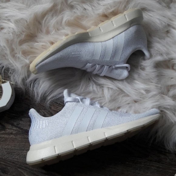 NEW adidas Swift Run - Picture 2 of 7